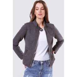 Szara Bluza Hard. Szare bluzy damskie marki Born2be, s, bez wzorów, z dzianiny, bez rękawów, bez kaptura. Za 99,99 zł.