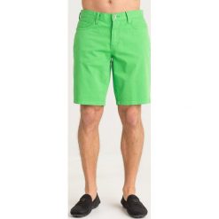 BERMUDY Armani Exchange. Zielone spodenki i szorty męskie Armani Exchange, m, z aplikacjami, z elastanu. Za 230,00 zł.