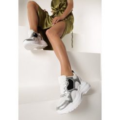 Biało-Srebrne Sneakersy Jaydon. Białe sneakersy damskie Born2be. W wyprzedaży za 59,99 zł.