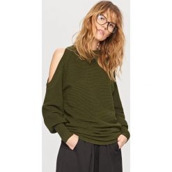 Sweter z odkrytymi ramionami - Khaki. Brązowe kardigany damskie marki Reserved, s. W wyprzedaży za 79,99 zł.