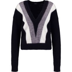 Swetry klasyczne damskie: J.LINDEBERG MALLORY FINE Sweter black