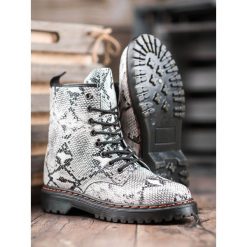 WORKERY Z EKO SKÓRY SNAKE PRINT. Workery damskie SHELOVET, ze skóry ekologicznej, bez obcasa, bez zapięcia. Za 83,90 zł.