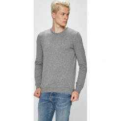 Mustang - Sweter. Szare swetry męskie Mustang, s, bez wzorów, z bawełny, z okrągłym kołnierzem, bez kaptura. Za 149,90 zł.