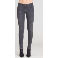 JEANSY SUPER SKINNY FIT LIU JO. Szare jeansy damskie Liu Jo, z aplikacjami, z jeansu. Za 474,50 zł.