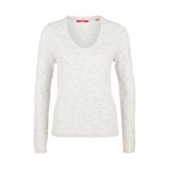 S.Oliver Sweter Damski 38 Kremowy. Białe swetry klasyczne damskie marki S.Oliver, na zimę, s, z wełny, dekolt w kształcie v. W wyprzedaży za 163,00 zł.