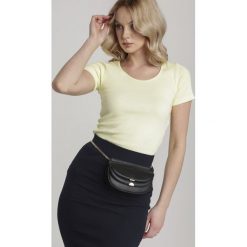 Żółty T-shirt Nahlle. Żółte bluzki damskie Renee, s, bez wzorów, bez kołnierzyka, bez rękawów. Za 39,99 zł.