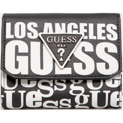 Guess Jeans - Portfel. Czarne portfele damskie Guess Jeans, z aplikacjami, z poliesteru. W wyprzedaży za 199,90 zł.