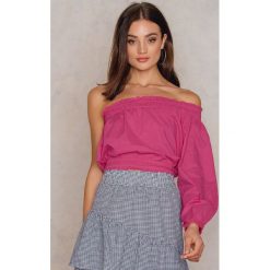 NA-KD Boho Top na jedno ramię - Pink. Różowe topy damskie marki NA-KD Boho, bez wzorów, z bawełny, bez kołnierzyka. W wyprzedaży za 24,39 zł.