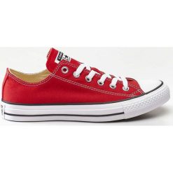 Converse czerwone M9696. Czerwone trampki i tenisówki damskie Converse, bez wzorów, bez zapięcia. W wyprzedaży za 269,00 zł.