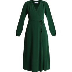 IVY & OAK Sukienka letnia eden green. Zielone sukienki damskie marki IVY & OAK, na lato, bez wzorów, z elastanu, bez kołnierzyka, bez rękawów. Za 719,00 zł.