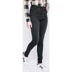 Levi's - Jeansy Faded. Czerwone jeansy damskie marki Levi's®, z aplikacjami, z elastanu. Za 369,90 zł.