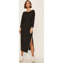 Armani Exchange - Sukienka. Czarne sukienki damskie Armani Exchange, na co dzień, s, z aplikacjami, z elastanu, casualowe, z okrągłym kołnierzem, z długim rękawem, długie, midi, proste. Za 379,90 zł.