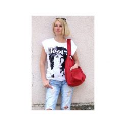 Czerwona torba w kształcie worka. Czerwone torebki worki damskie Karolina audycka, w paski, z tkaniny, biznesowe, na ramię, zamszowe, z haftem. Za 195,00 zł.