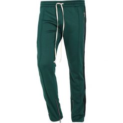 Spodnie dresowe męskie: Mennace TRICOT TRACK BOTTOM SIDE TAPE Spodnie treningowe forest green