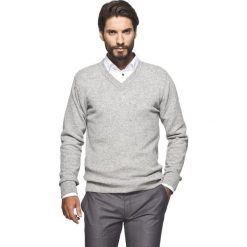 Sweter carbello w serek szary. Szare swetry klasyczne męskie marki Recman, na zimę, m, z wełny, eleganckie, z dekoltem w serek. Za 29,99 zł.