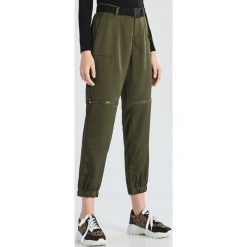 Spodnie cargo - Khaki. Brązowe spodnie damskie marki Sinsay, xl. Za 79,99 zł.