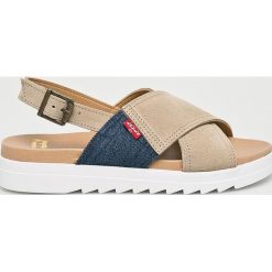 Levi's - Sandały. Brązowe klapki damskie marki Levi's®, bez wzorów, ze skóry, bez obcasa, na obcasie. Za 299,90 zł.