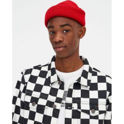 Kurtka jeansowa w szachownicę wyścigową. Czarne kurtki damskie jeansowe marki Pull&Bear, m, bez wzorów, bez kaptura. Za 199,00 zł.
