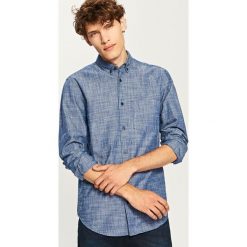 Koszula regular fit - Niebieski. Niebieskie koszule męskie Reserved, m, bez wzorów, bez kołnierzyka, bez rękawów. Za 99,99 zł.