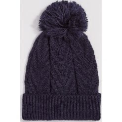 Czapka z pomponem - Granatowy. Niebieskie czapki damskie Sinsay, bez wzorów. W wyprzedaży za 4,99 zł.