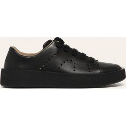 Camper - Buty skórzane Courb. Czarne buty sportowe damskie Camper, bez wzorów, ze skóry, sportowe. W wyprzedaży za 419,90 zł.