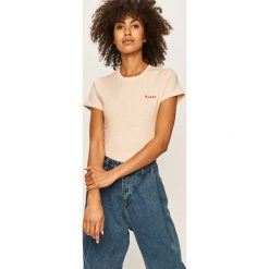 Levi's - T-shirt. Różowe topy damskie Levi's®, s, bez wzorów, z bawełny, z okrągłym kołnierzem. Za 149,90 zł.