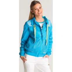KURTKA TRUSSARDI JEANS. Niebieskie płaszcze damskie s, z haftami, z jeansu. Za 469,50 zł.