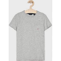 Guess Jeans - T-shirt dziecięcy 118-175 cm. Szare t-shirty chłopięce Guess Jeans, z aplikacjami, z bawełny, bez rękawów. W wyprzedaży za 59,90 zł.