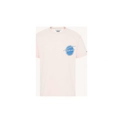 T-shirty z krótkim rękawem Tommy Jeans DM0DM06483 TJM BACK GRAPICH TEE. Różowe t-shirty męskie Tommy Jeans, s, bez wzorów, z jeansu, bez kołnierzyka, krótkie. Za 131,30 zł.