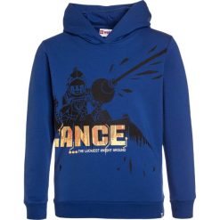 LEGO Wear NEXO KNIGHTS BOY SAXTON Bluza z kapturem dark blue. Niebieskie bluzy męskie marki LEGO Wear, z elastanu, z kapturem. W wyprzedaży za 126,75 zł.