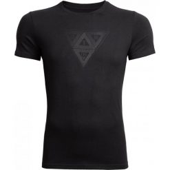 T-shirt męski TSM624 - głęboka czerń - Outhorn. Czarne t-shirty męskie marki Outhorn, m, z nadrukiem, z bawełny. W wyprzedaży za 29,99 zł.