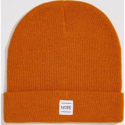 Czapka beanie Nope - Żółty. Żółte czapki damskie Sinsay, bez wzorów. W wyprzedaży za 7,99 zł.