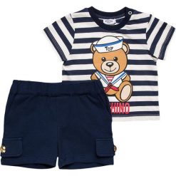 MOSCHINO BABY SET Szorty riga blu. Niebieskie t-shirty męskie marki MOSCHINO, z bawełny. Za 419,00 zł.