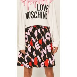 Love Moschino - Spódnica. Spódniczki damskie Love Moschino, na co dzień, m, bez wzorów, z bawełny, casualowe, z podwyższonym stanem, mini, rozkloszowane. W wyprzedaży za 699,90 zł.