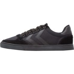Hummel SLIMMER STADIL TONAL LOW Tenisówki i Trampki black. Czarne trampki męskie Hummel, ze skóry. Za 249,00 zł.