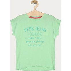 Pepe Jeans - T-shirt dziecięcy 128-176 cm. Zielone bluzki dziewczęce Pepe Jeans, z nadrukiem, z bawełny, z okrągłym kołnierzem, z krótkim rękawem, krótkie, bez kaptura. Za 89,90 zł.