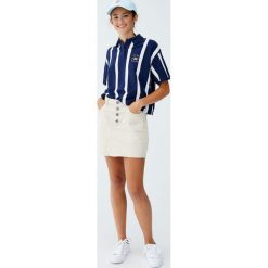 Sztruksowa minispódniczka z guzikami. Szare spódniczki damskie marki Pull&Bear, ze sztruksu. Za 69,90 zł.