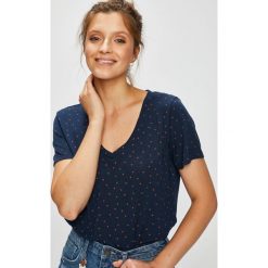 Jacqueline de Yong - Top Cloud. Niebieskie topy damskie marki Jacqueline de Yong, s, z dzianiny, z okrągłym kołnierzem. W wyprzedaży za 39,90 zł.