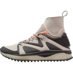 Puma TSUGI KORI Tenisówki i Trampki wysokie rock ridge/black/muted clay. Czarne tenisówki damskie marki Puma. W wyprzedaży za 471,75 zł.