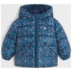 Mango Kids - Kurtka dziecięca (80 - 104) June. Białe kurtki dziewczęce Mango Kids, bez wzorów, z poliesteru, krótkie, z kapturem. Za 89,90 zł.