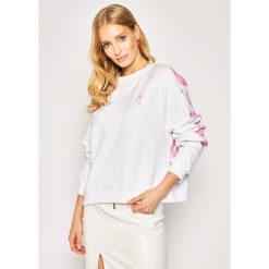 Bluza Guess Jana W0GQ20 K9EO0. Białe bluzy damskie Guess, m, z aplikacjami, z bawełny, bez rękawów, bez kaptura. W wyprzedaży za 229,00 zł.