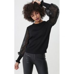 Czarny Sweter Lambton. Czarne swetry damskie Born2be, s, bez wzorów, eleganckie, bez ramiączek, bez kaptura. Za 119,99 zł.