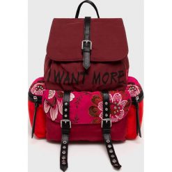 Desigual - Plecak. Brązowe plecaki damskie Desigual, z haftami, z poliesteru. W wyprzedaży za 299,90 zł.