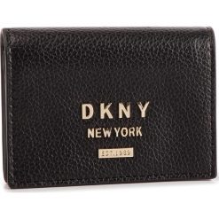 Mały Portfel Damski DKNY - R91ZHB12 Blk/Gold BGD. Czarne portfele damskie DKNY, bez wzorów, ze skóry. W wyprzedaży za 259,00 zł.