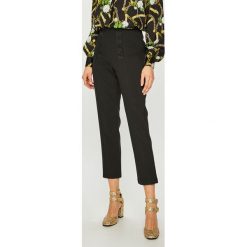 Silvian Heach - Spodnie. Czarne spodnie damskie Silvian Heach, s, bez wzorów, z elastanu, eleganckie. W wyprzedaży za 129,90 zł.