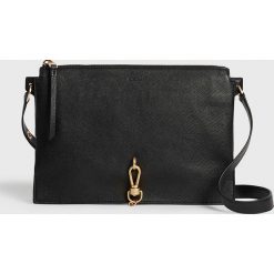 AllSaints - Torebka skórzana Sheringham. Czarne listonoszki damskie AllSaints, w paski, z bawełny, na ramię, z aplikacjami. W wyprzedaży za 699,90 zł.