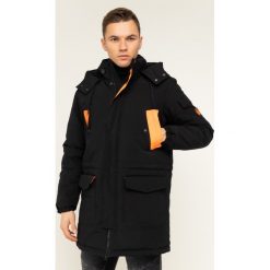 Kurtka zimowa EA7 Emporio Armani 6GPK05 PNR6Z 1200. Czarne kurtki męskie EA7 Emporio Armani, na zimę, m, bez wzorów, z bawełny, bez kaptura. W wyprzedaży za 899,00 zł.