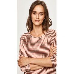 Mustang - Longsleeve. Brązowe topy damskie Mustang, s, bez wzorów, z bawełny, casualowe, z okrągłym kołnierzem. W wyprzedaży za 69,90 zł.