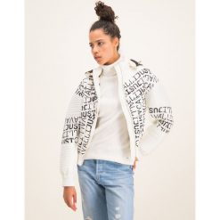Kurtka puchowa Just Cavalli S04AM0263. Białe kurtki damskie Just Cavalli, s, bez wzorów, z poliesteru, bez kaptura. W wyprzedaży za 1179,00 zł.