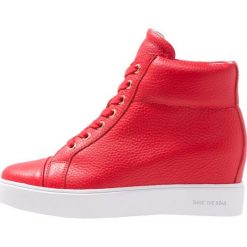 Shoe The Bear AVA Sneakersy wysokie red. Czerwone trampki i tenisówki damskie marki Shoe The Bear, ze skóry. Za 629,00 zł.